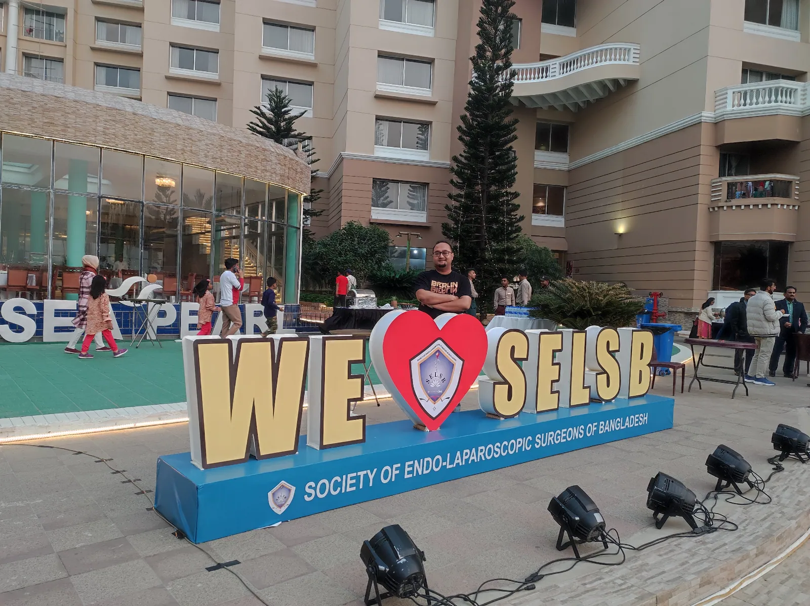 Dr. Arefin We Love SELSB sign at Sea Pearl 2025
